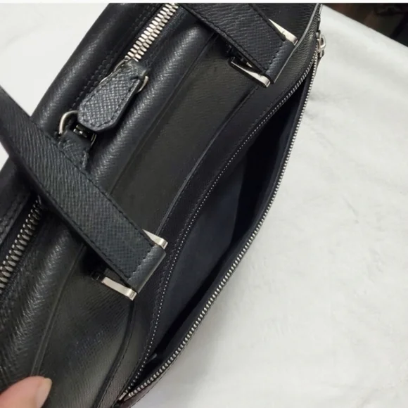 Authentic LOUIS VUITTON Taiga Leather Igor Briefcase - Ardoise Black - Picture 6 of 14